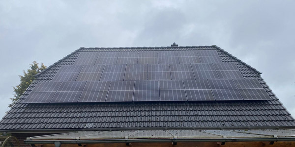 Photovoltaik-Anlage auf einem Dach