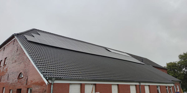 Photovoltaik-Anlage auf einem Dach