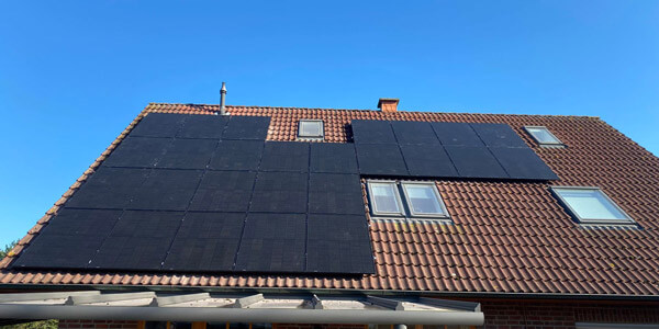 Photovoltaik-Anlage auf einem Dach