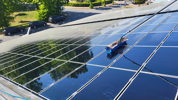 Photovoltaik-Anlage auf einem Dach