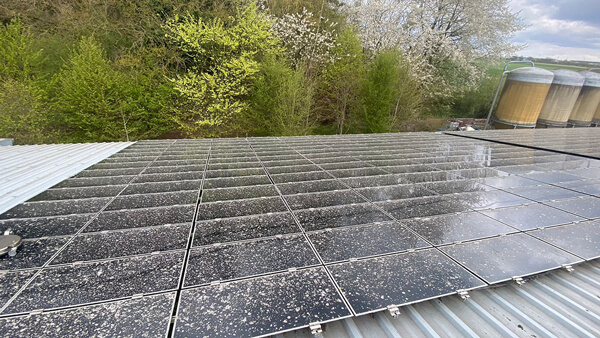 Photovoltaik-Anlage auf einem Dach