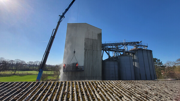 Reinigung einer Wand